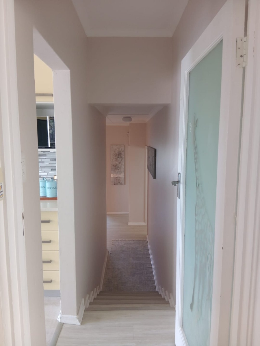 6 Bedroom Property for Sale in Gonubie Eastern Cape